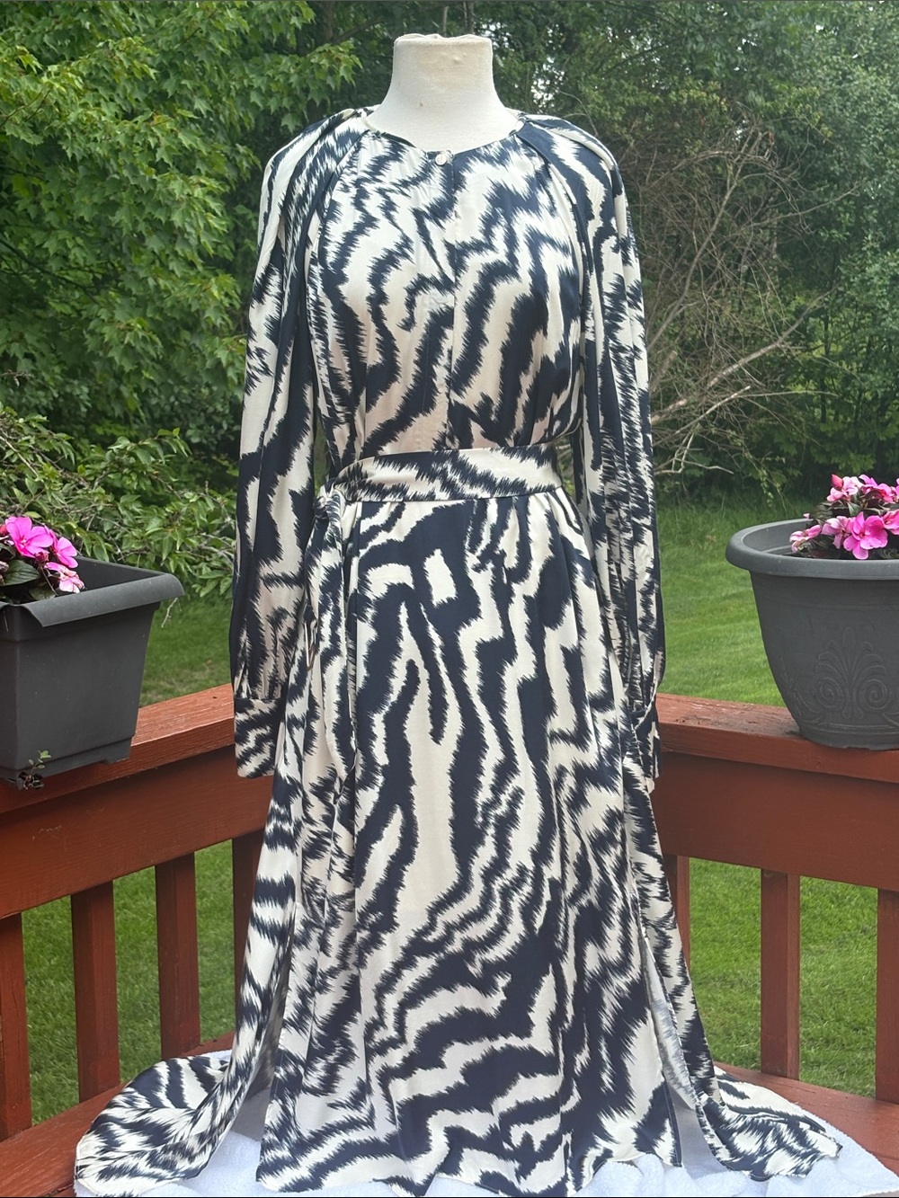 Ted Baker X-Large Navy & Cream Dress.